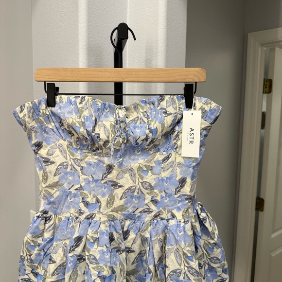 NEW ASTR Women's Larissa Dress Mini Bubble Floral Blue Cottagecore Size Medium - Picture 3 of 6